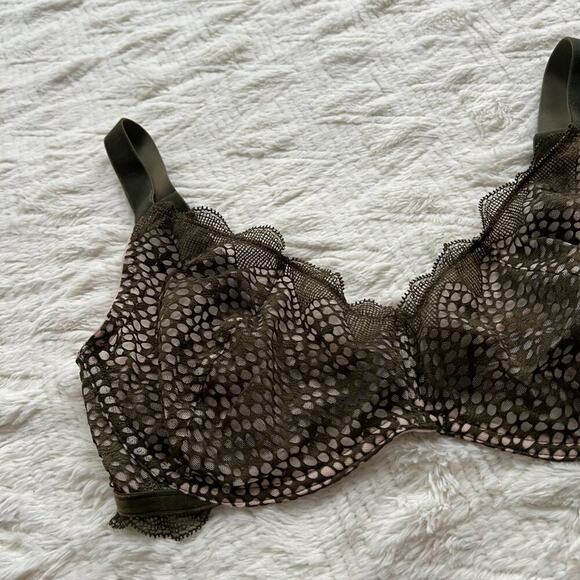 Victoria's Secret Very Sexy Lace Scoop Neck Bra 34DD - Picture 2 of 6